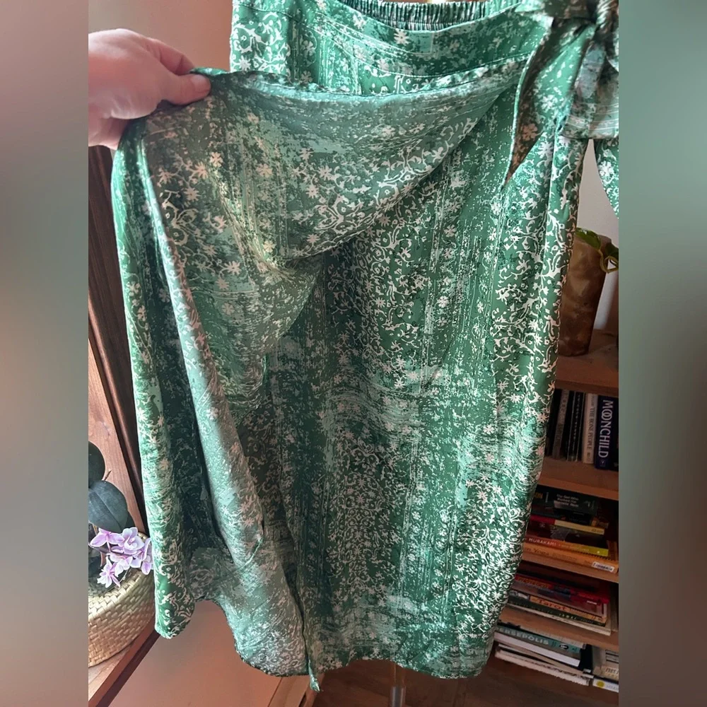 Rachel Zoe faux rap skirt batik style block print pattern feels like satin new - Picture 5 of 9